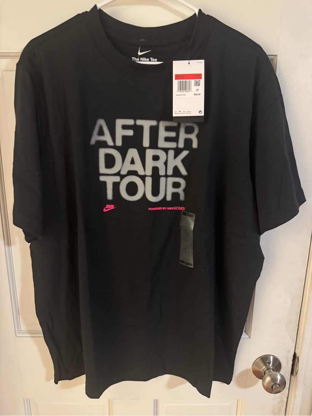 Nike Women's Black Shirt Tee Loose Fit "After Dark Tour"
Size: Large NWT